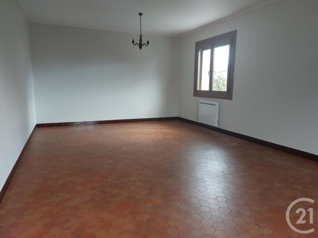 maison à louer - 2 pièces - 62.03 m2 - ST GERMAIN EN COGLES - 35 - BRETAGNE - Century 21 Gambetta