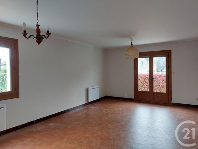 maison à louer - 2 pièces - 62.03 m2 - ST GERMAIN EN COGLES - 35 - BRETAGNE - Century 21 Gambetta