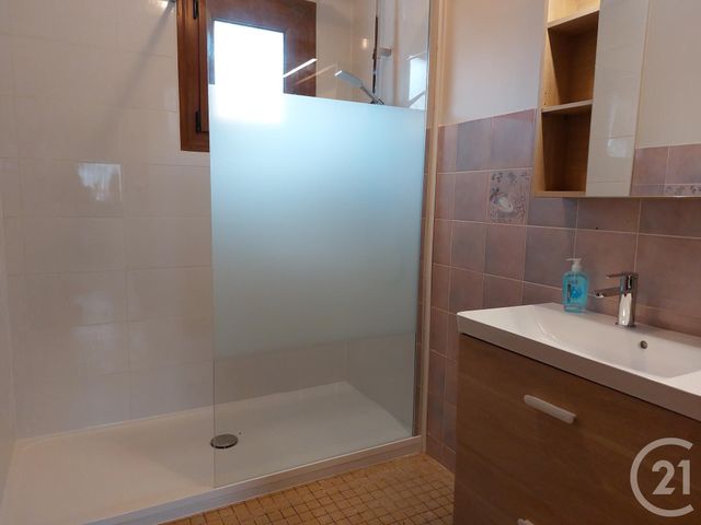 maison à louer - 2 pièces - 62.03 m2 - ST GERMAIN EN COGLES - 35 - BRETAGNE - Century 21 Gambetta