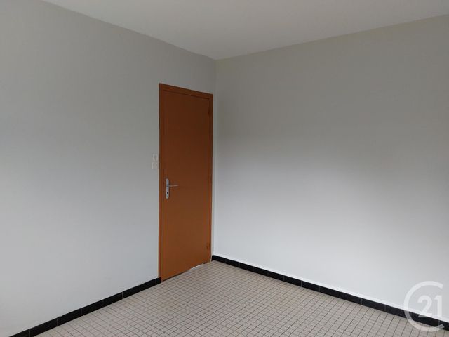 maison à louer - 2 pièces - 62.03 m2 - ST GERMAIN EN COGLES - 35 - BRETAGNE - Century 21 Gambetta