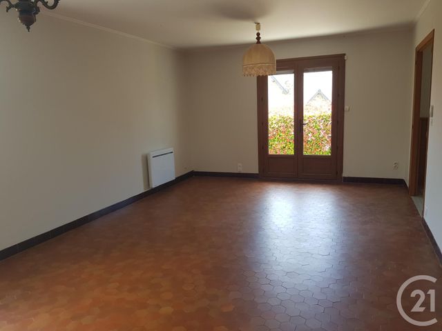 maison à louer - 2 pièces - 62.03 m2 - ST GERMAIN EN COGLES - 35 - BRETAGNE - Century 21 Gambetta