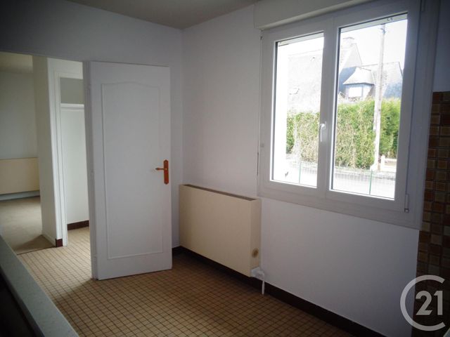 maison à louer - 4 pièces - 80.0 m2 - ST GERMAIN EN COGLES - 35 - BRETAGNE - Century 21 Gambetta