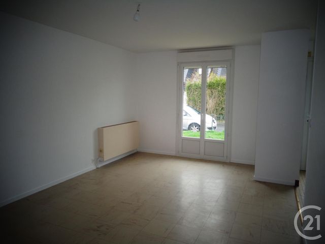 maison à louer - 4 pièces - 80.0 m2 - ST GERMAIN EN COGLES - 35 - BRETAGNE - Century 21 Gambetta