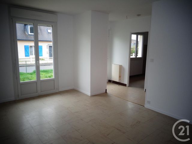 maison à louer - 4 pièces - 80.0 m2 - ST GERMAIN EN COGLES - 35 - BRETAGNE - Century 21 Gambetta