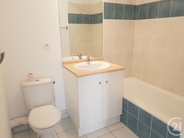 Appartement T2 à louer - 2 pièces - 44.66 m2 - FOUGERES - 35 - BRETAGNE - Century 21 Gambetta