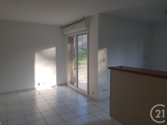 Appartement T2 à louer - 2 pièces - 44.66 m2 - FOUGERES - 35 - BRETAGNE - Century 21 Gambetta