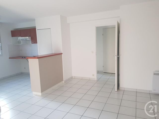 Appartement T2 à louer - 2 pièces - 44.66 m2 - FOUGERES - 35 - BRETAGNE - Century 21 Gambetta