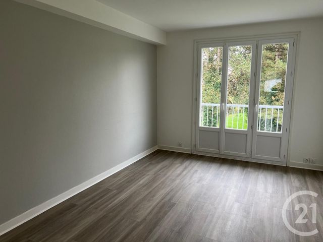 Appartement à louer - 3 pièces - 62.43 m2 - FOUGERES - 35 - BRETAGNE - Century 21 Gambetta