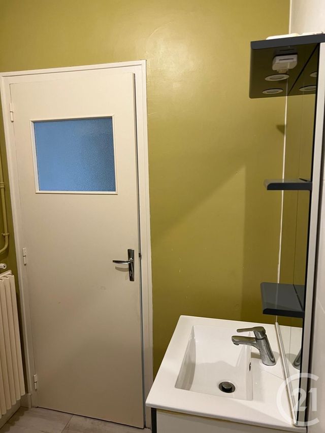 Appartement à louer - 3 pièces - 62.43 m2 - FOUGERES - 35 - BRETAGNE - Century 21 Gambetta