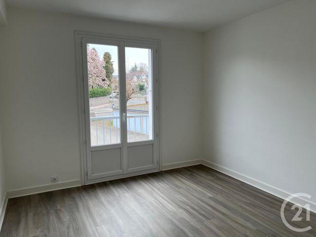 Appartement à louer - 3 pièces - 62.43 m2 - FOUGERES - 35 - BRETAGNE - Century 21 Gambetta