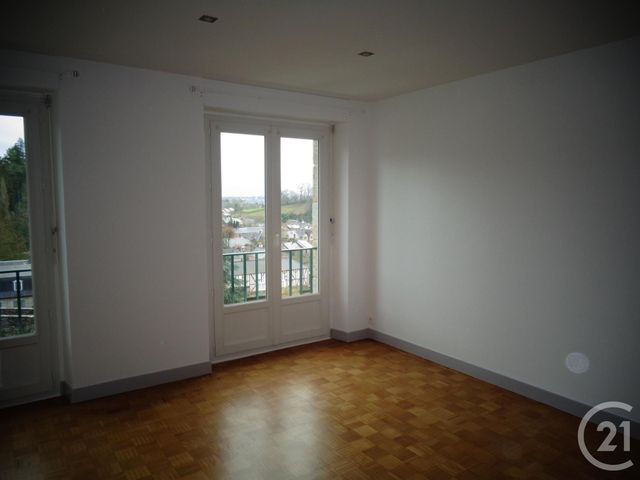 Appartement F3 à louer - 4 pièces - 54.33 m2 - FOUGERES - 35 - BRETAGNE - Century 21 Gambetta