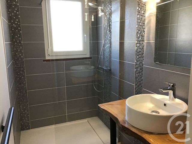 Appartement F3 à louer - 4 pièces - 54.33 m2 - FOUGERES - 35 - BRETAGNE - Century 21 Gambetta