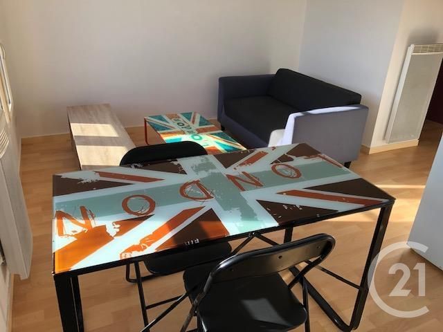 Appartement à louer - 2 pièces - 32.73 m2 - FOUGERES - 35 - BRETAGNE - Century 21 Gambetta