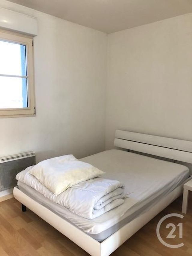 Appartement à louer - 2 pièces - 32.73 m2 - FOUGERES - 35 - BRETAGNE - Century 21 Gambetta