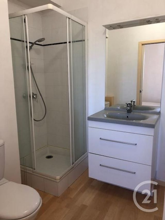 Appartement à louer - 2 pièces - 32.73 m2 - FOUGERES - 35 - BRETAGNE - Century 21 Gambetta