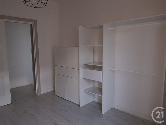 Appartement T3 à louer - 3 pièces - 55.48 m2 - FOUGERES - 35 - BRETAGNE - Century 21 Gambetta