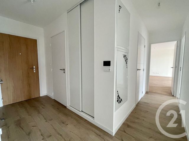 Appartement T4 à vendre - 4 pièces - 84.0 m2 - FOUGERES - 35 - BRETAGNE - Century 21 Gambetta