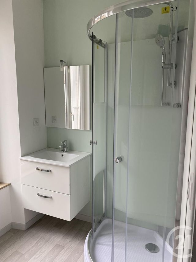 Appartement à louer - 2 pièces - 34.94 m2 - FOUGERES - 35 - BRETAGNE - Century 21 Gambetta