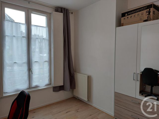 Appartement T3 à louer - 3 pièces - 59.01 m2 - FOUGERES - 35 - BRETAGNE - Century 21 Gambetta