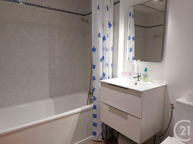 Appartement T3 à louer - 3 pièces - 59.01 m2 - FOUGERES - 35 - BRETAGNE - Century 21 Gambetta