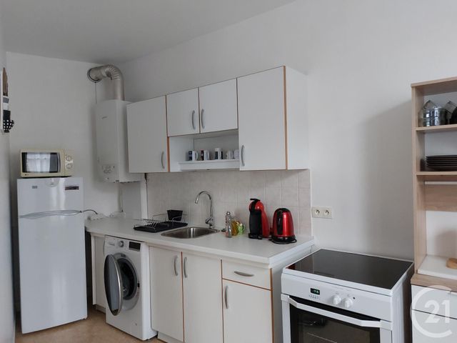 Appartement T3 à louer - 3 pièces - 59.01 m2 - FOUGERES - 35 - BRETAGNE - Century 21 Gambetta