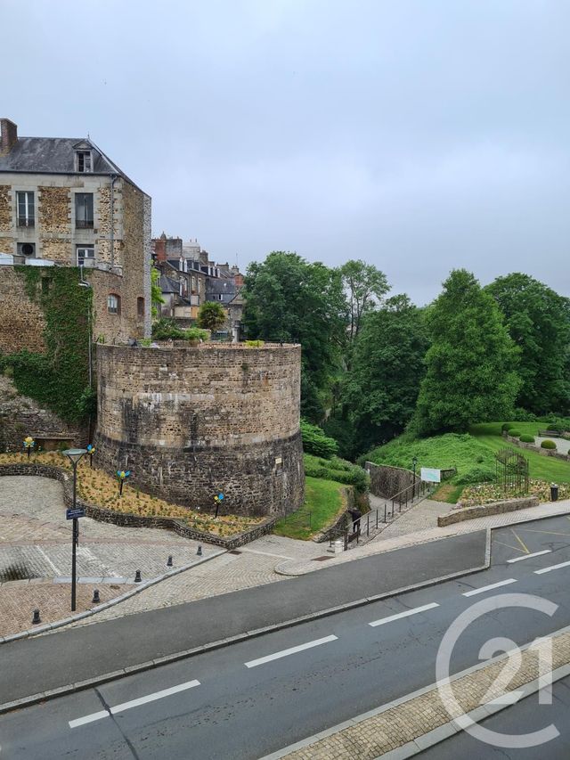Appartement T3 à louer - 3 pièces - 59.01 m2 - FOUGERES - 35 - BRETAGNE - Century 21 Gambetta
