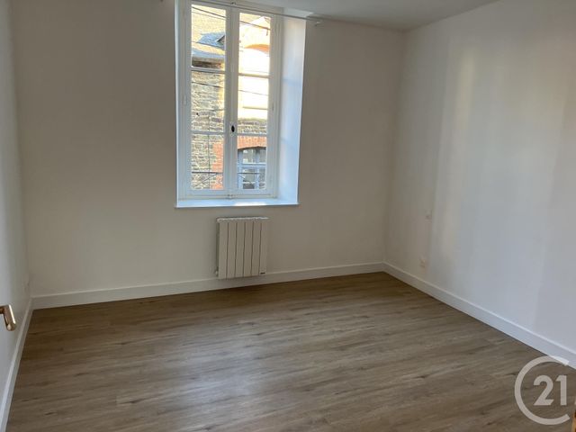 Appartement à louer - 3 pièces - 79.44 m2 - FOUGERES - 35 - BRETAGNE - Century 21 Gambetta