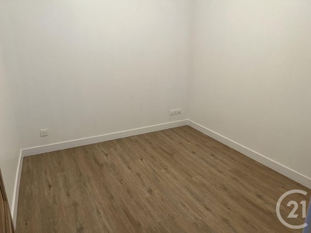 Appartement à louer - 3 pièces - 79.44 m2 - FOUGERES - 35 - BRETAGNE - Century 21 Gambetta