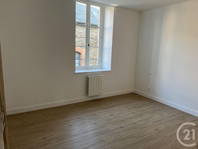 Appartement à louer - 3 pièces - 79.44 m2 - FOUGERES - 35 - BRETAGNE - Century 21 Gambetta