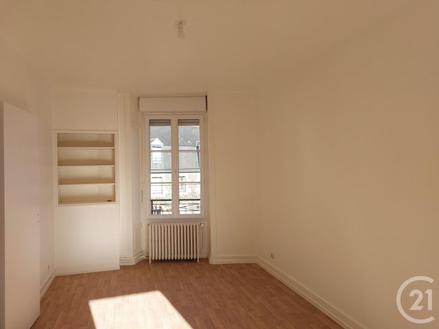 Appartement F2 à louer - 2 pièces - 50.0 m2 - FOUGERES - 35 - BRETAGNE - Century 21 Gambetta