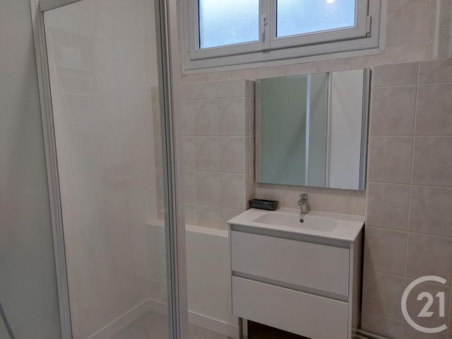 Appartement F2 à louer - 2 pièces - 50.0 m2 - FOUGERES - 35 - BRETAGNE - Century 21 Gambetta