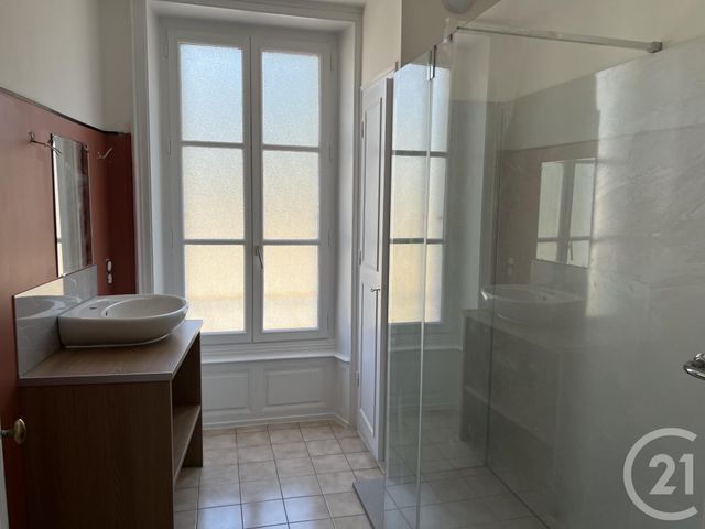 Appartement à louer - 2 pièces - 44.89 m2 - FOUGERES - 35 - BRETAGNE - Century 21 Gambetta