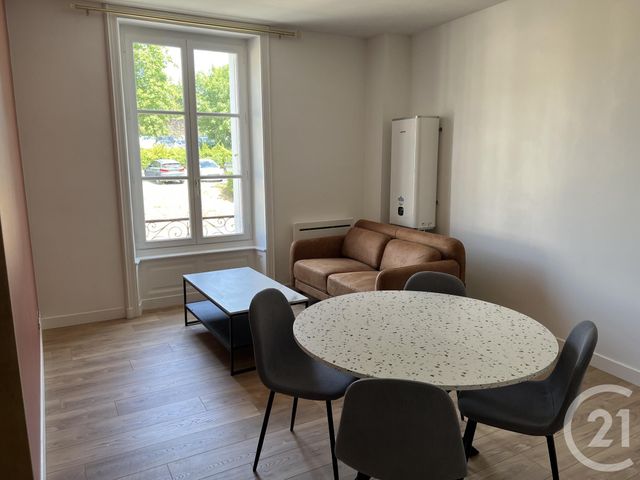 Appartement à louer - 2 pièces - 44.89 m2 - FOUGERES - 35 - BRETAGNE - Century 21 Gambetta