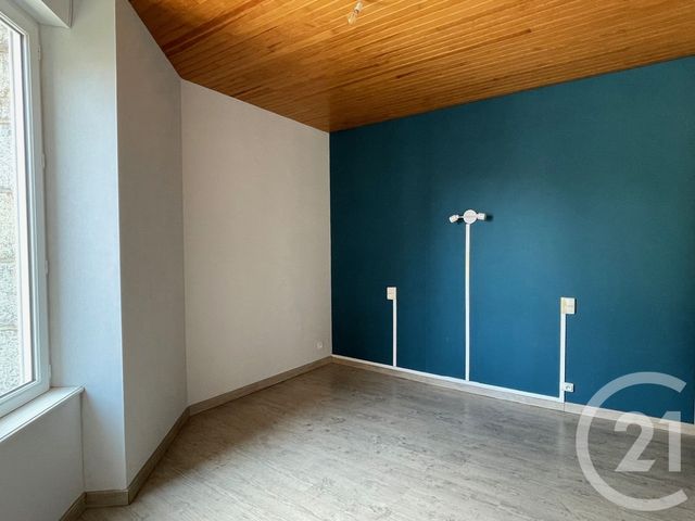 Appartement T3 à vendre - 3 pièces - 60.7 m2 - FOUGERES - 35 - BRETAGNE - Century 21 Gambetta
