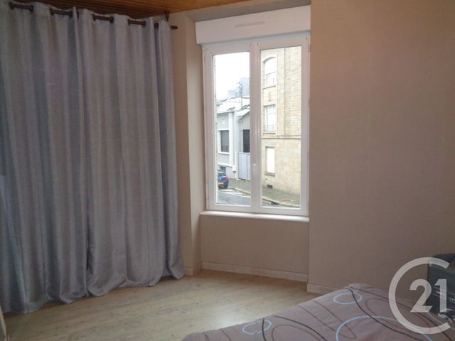 Appartement T3 à vendre - 3 pièces - 60.7 m2 - FOUGERES - 35 - BRETAGNE - Century 21 Gambetta