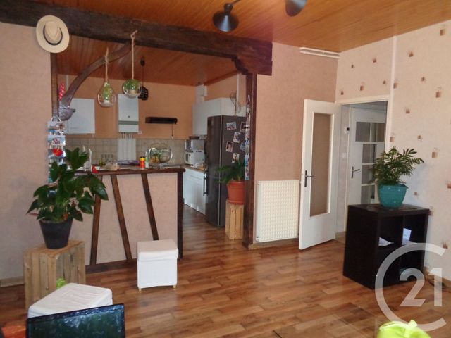 Appartement T3 à vendre - 3 pièces - 60.7 m2 - FOUGERES - 35 - BRETAGNE - Century 21 Gambetta