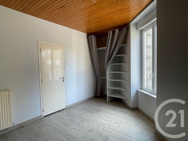 Appartement T3 à vendre - 3 pièces - 60.7 m2 - FOUGERES - 35 - BRETAGNE - Century 21 Gambetta