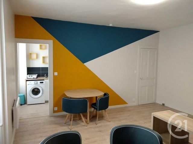 Appartement T1 à louer - 1 pièce - 31.4 m2 - FOUGERES - 35 - BRETAGNE - Century 21 Gambetta