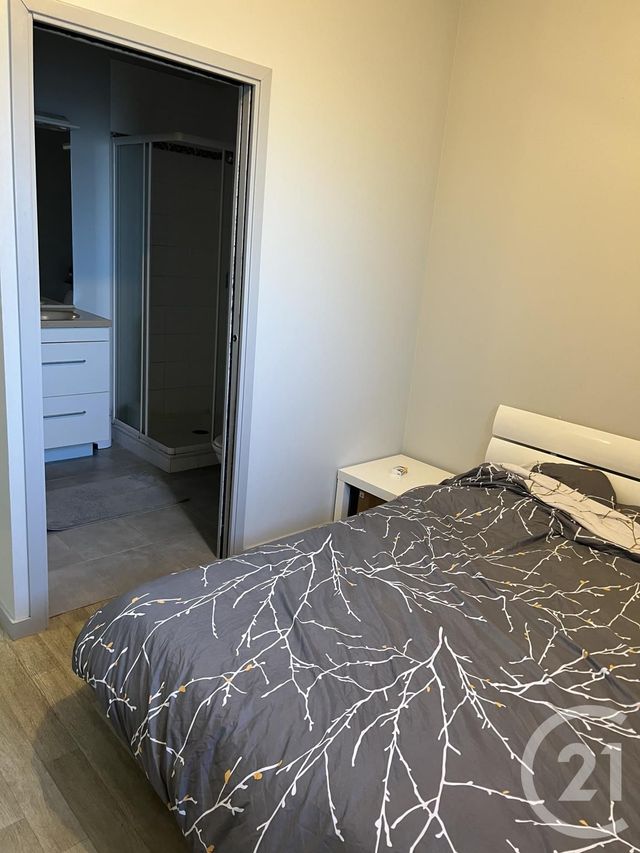 Appartement F1 bis à louer - 2 pièces - 33.8 m2 - FOUGERES - 35 - BRETAGNE - Century 21 Gambetta