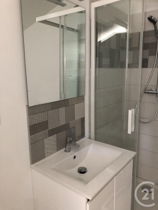 Appartement Studio à louer - 1 pièce - 21.49 m2 - FOUGERES - 35 - BRETAGNE - Century 21 Gambetta