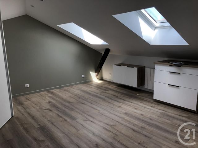 Appartement Studio à louer - 1 pièce - 21.49 m2 - FOUGERES - 35 - BRETAGNE - Century 21 Gambetta