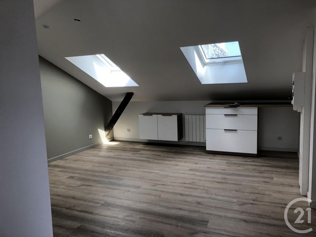 Appartement Studio à louer - 1 pièce - 21.49 m2 - FOUGERES - 35 - BRETAGNE - Century 21 Gambetta