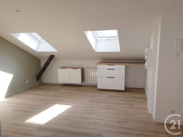Appartement Studio à louer - 1 pièce - 21.49 m2 - FOUGERES - 35 - BRETAGNE - Century 21 Gambetta
