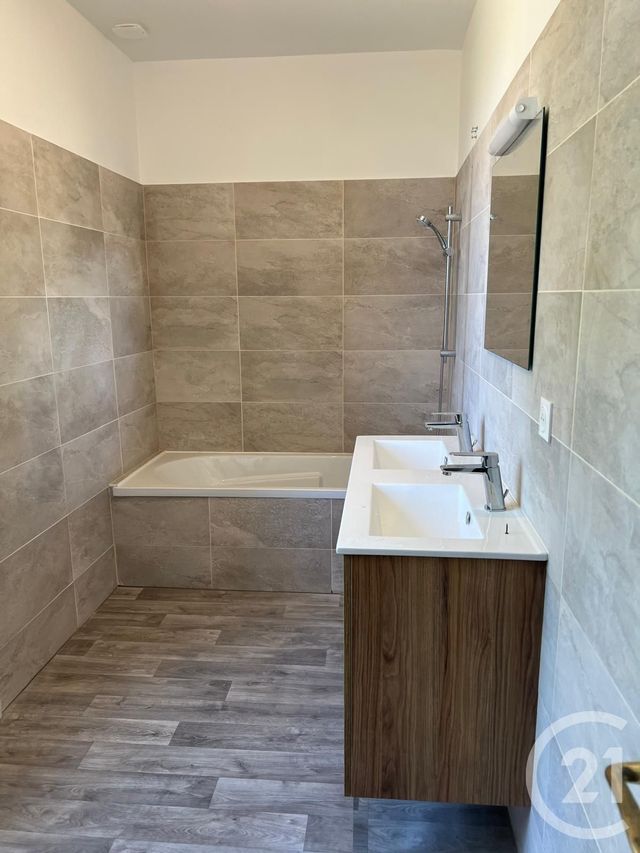 maison à louer - 5 pièces - 115.0 m2 - LUITRE DOMPIERRE - 35 - BRETAGNE - Century 21 Gambetta