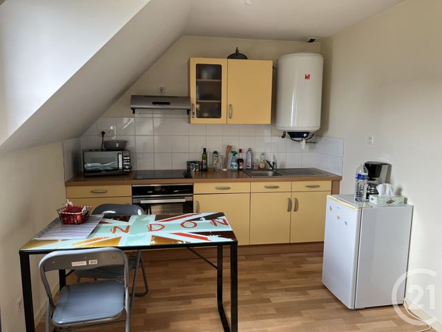 Appartement à louer - 2 pièces - 27.6 m2 - FOUGERES - 35 - BRETAGNE - Century 21 Gambetta