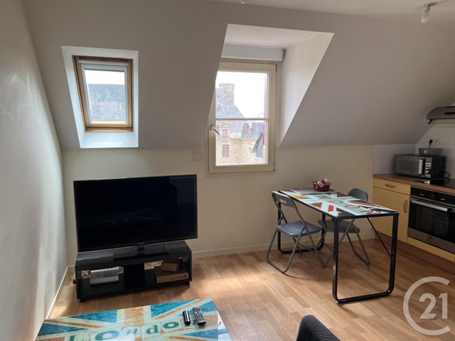Appartement à louer - 2 pièces - 27.6 m2 - FOUGERES - 35 - BRETAGNE - Century 21 Gambetta