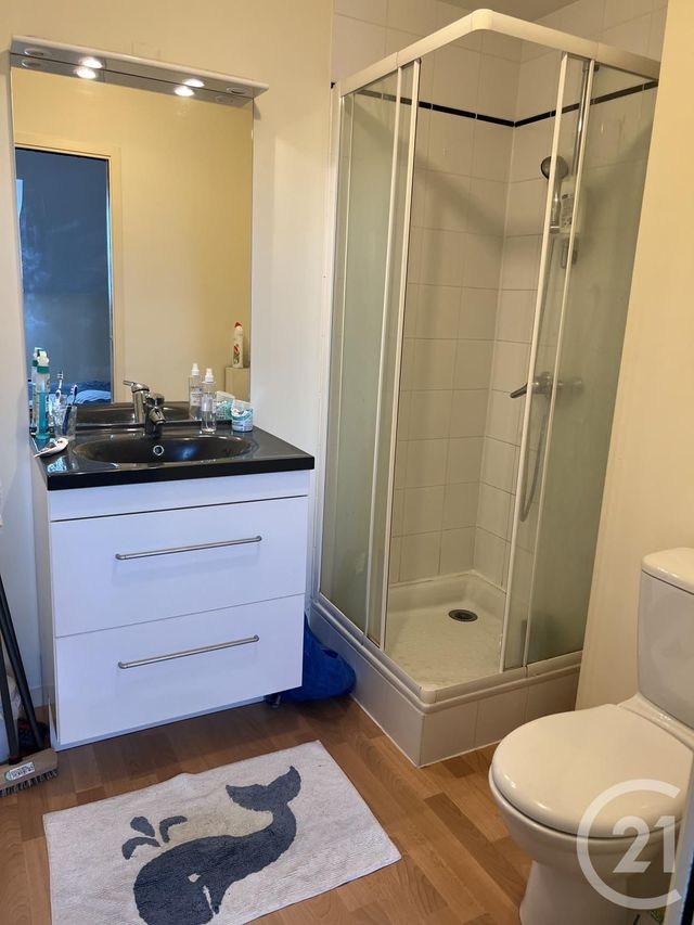 Appartement à louer - 2 pièces - 27.6 m2 - FOUGERES - 35 - BRETAGNE - Century 21 Gambetta