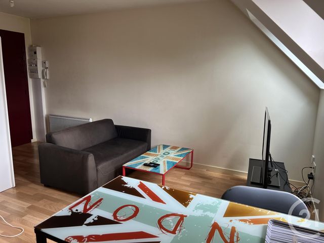 Appartement à louer - 2 pièces - 27.6 m2 - FOUGERES - 35 - BRETAGNE - Century 21 Gambetta