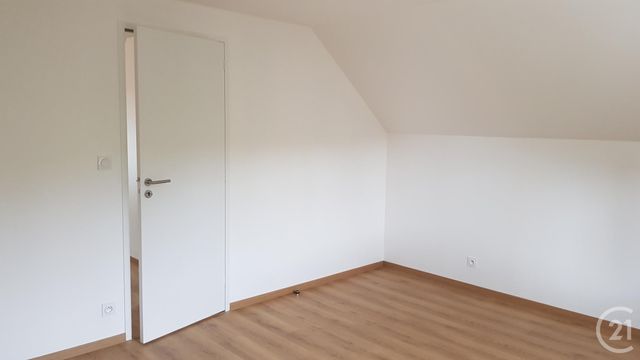 maison à louer - 5 pièces - 121.64 m2 - ST GERMAIN EN COGLES - 35 - BRETAGNE - Century 21 Gambetta