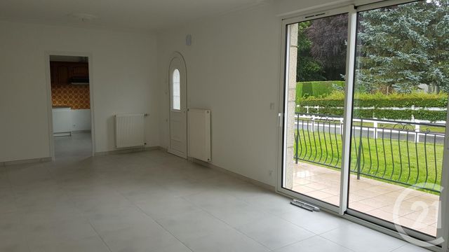 maison à louer - 5 pièces - 121.64 m2 - ST GERMAIN EN COGLES - 35 - BRETAGNE - Century 21 Gambetta